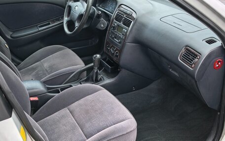 Toyota Avensis III рестайлинг, 2001 год, 270 000 рублей, 6 фотография