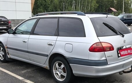 Toyota Avensis III рестайлинг, 2001 год, 270 000 рублей, 4 фотография