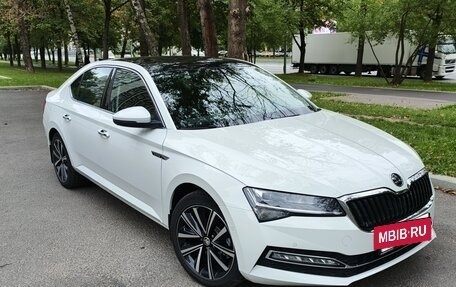 Skoda Superb III рестайлинг, 2025 год, 3 300 000 рублей, 2 фотография