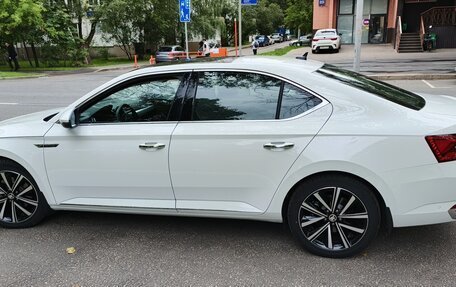 Skoda Superb III рестайлинг, 2025 год, 3 300 000 рублей, 6 фотография