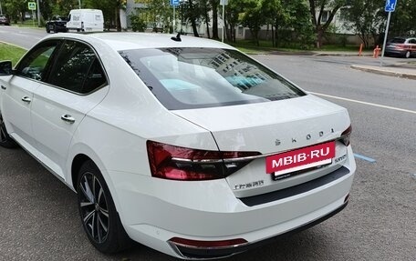 Skoda Superb III рестайлинг, 2025 год, 3 300 000 рублей, 5 фотография