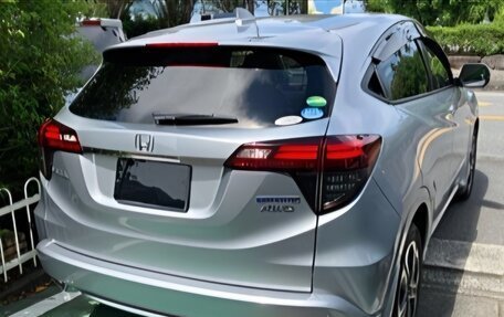 Honda Vezel, 2019 год, 1 200 000 рублей, 3 фотография