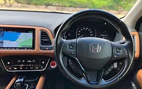 Honda Vezel, 2019 год, 1 200 000 рублей, 10 фотография