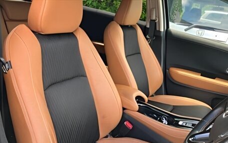 Honda Vezel, 2019 год, 1 200 000 рублей, 12 фотография