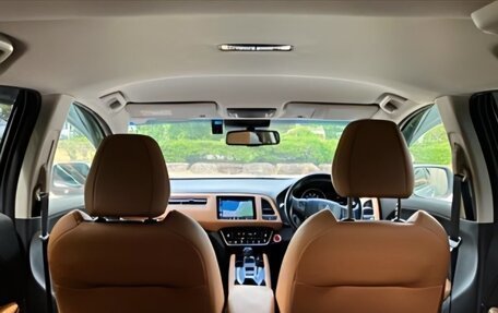 Honda Vezel, 2019 год, 1 200 000 рублей, 6 фотография