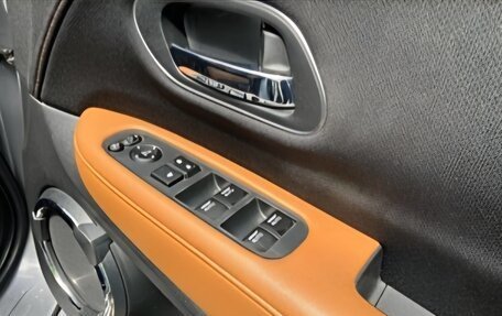 Honda Vezel, 2019 год, 1 200 000 рублей, 11 фотография