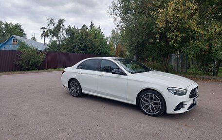 Mercedes-Benz E-Класс, 2020 год, 3 500 000 рублей, 4 фотография