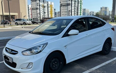 Hyundai Solaris II рестайлинг, 2014 год, 885 000 рублей, 3 фотография