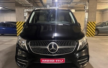 Mercedes-Benz V-Класс, 2020 год, 4 000 000 рублей, 1 фотография