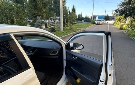 Hyundai Solaris II рестайлинг, 2017 год, 925 000 рублей, 7 фотография