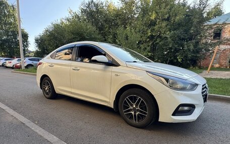 Hyundai Solaris II рестайлинг, 2017 год, 925 000 рублей, 4 фотография