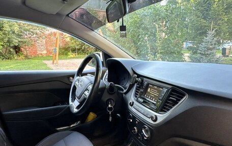 Hyundai Solaris II рестайлинг, 2017 год, 925 000 рублей, 9 фотография