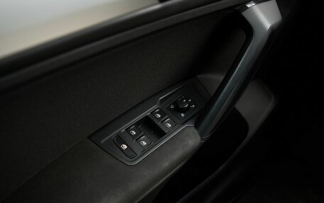 Volkswagen Tiguan II, 2019 год, 2 248 000 рублей, 12 фотография