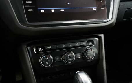 Volkswagen Tiguan II, 2019 год, 2 248 000 рублей, 11 фотография