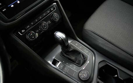 Volkswagen Tiguan II, 2019 год, 2 248 000 рублей, 10 фотография
