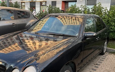 Mercedes-Benz E-Класс, 2000 год, 165 000 рублей, 2 фотография