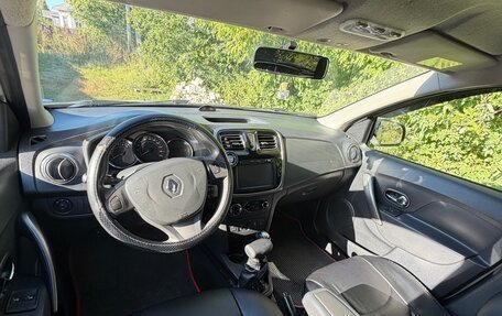 Renault Sandero II рестайлинг, 2015 год, 650 000 рублей, 2 фотография