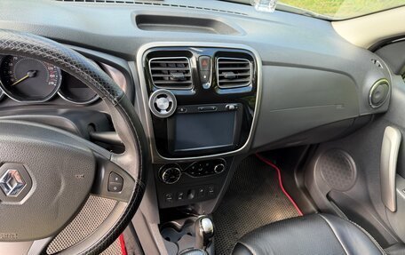 Renault Sandero II рестайлинг, 2015 год, 650 000 рублей, 31 фотография