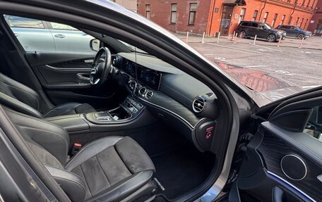 Mercedes-Benz E-Класс, 2020 год, 3 850 000 рублей, 14 фотография