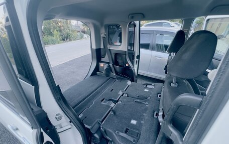 Toyota Roomy I, 2021 год, 1 250 000 рублей, 38 фотография