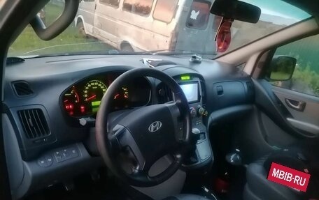Hyundai H-1 II рестайлинг, 2008 год, 990 000 рублей, 9 фотография