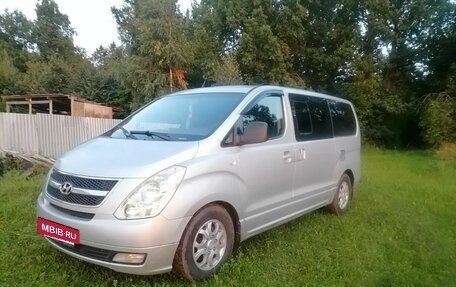 Hyundai H-1 II рестайлинг, 2008 год, 990 000 рублей, 3 фотография