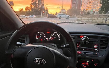KIA Rio II, 2010 год, 550 000 рублей, 2 фотография