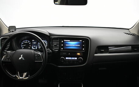 Mitsubishi Outlander III рестайлинг 3, 2018 год, 2 100 000 рублей, 5 фотография