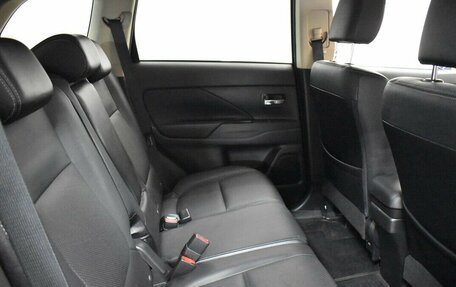 Mitsubishi Outlander III рестайлинг 3, 2018 год, 2 100 000 рублей, 16 фотография