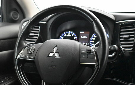 Mitsubishi Outlander III рестайлинг 3, 2018 год, 2 100 000 рублей, 13 фотография