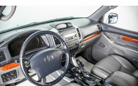 Toyota Land Cruiser Prado 120 рестайлинг, 2006 год, 1 959 000 рублей, 7 фотография