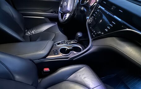 Toyota Camry, 2019 год, 2 650 000 рублей, 13 фотография