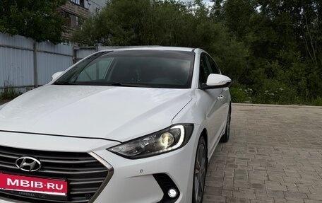 Hyundai Elantra VI рестайлинг, 2017 год, 1 400 000 рублей, 2 фотография