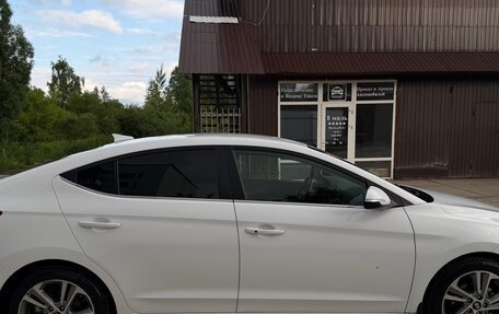 Hyundai Elantra VI рестайлинг, 2017 год, 1 400 000 рублей, 7 фотография