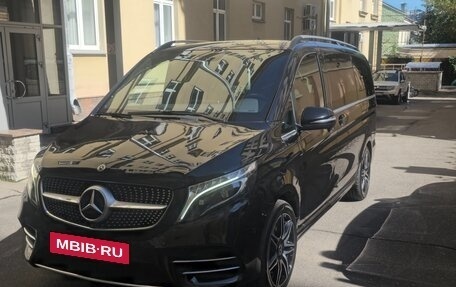 Mercedes-Benz V-Класс, 2021 год, 6 000 000 рублей, 2 фотография