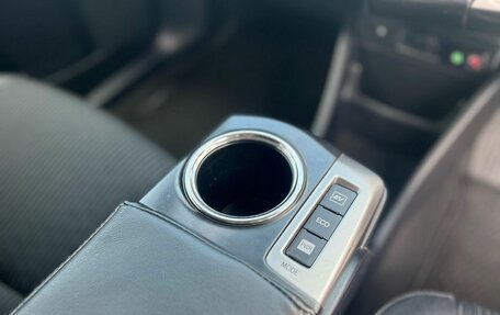 Toyota Prius Alpha I (ZVW40/41), 2015 год, 1 480 000 рублей, 13 фотография