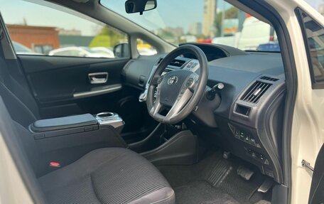 Toyota Prius Alpha I (ZVW40/41), 2015 год, 1 480 000 рублей, 9 фотография
