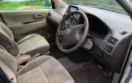 Toyota Gaia, 2003 год, 630 000 рублей, 7 фотография
