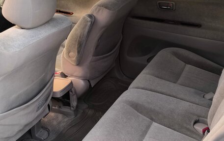 Toyota Gaia, 2003 год, 630 000 рублей, 16 фотография