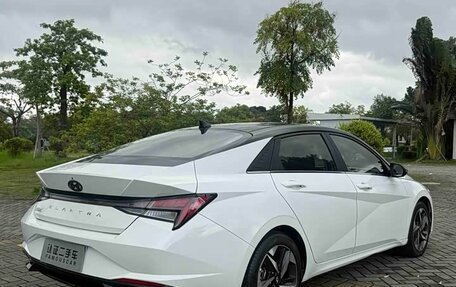 Hyundai Elantra, 2022 год, 1 140 000 рублей, 4 фотография