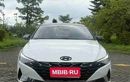 Hyundai Elantra, 2022 год, 1 140 000 рублей, 2 фотография