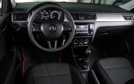 Skoda Rapid I, 2017 год, 1 060 000 рублей, 6 фотография