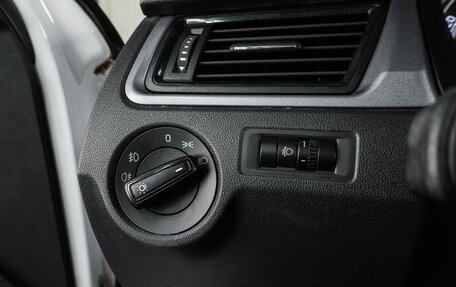 Skoda Rapid I, 2017 год, 1 060 000 рублей, 12 фотография