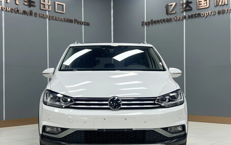 Volkswagen Touran III, 2022 год, 1 830 005 рублей, 2 фотография