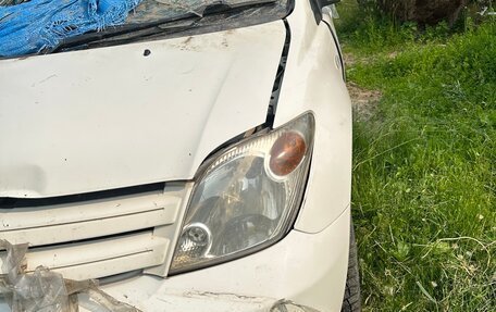 Toyota Ist II, 2003 год, 185 000 рублей, 3 фотография