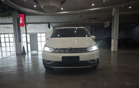 Volkswagen Touran III, 2022 год, 1 760 005 рублей, 2 фотография