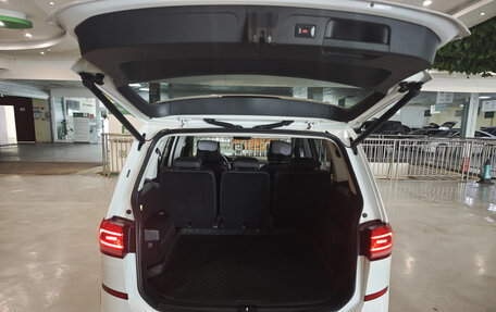 Volkswagen Touran III, 2022 год, 1 760 005 рублей, 17 фотография