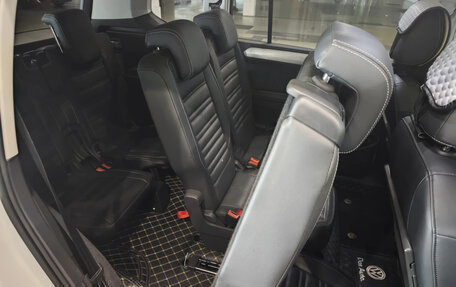 Volkswagen Touran III, 2022 год, 1 760 005 рублей, 16 фотография