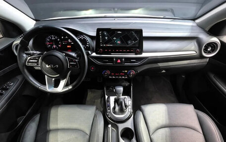 KIA K3, 2023 год, 1 652 000 рублей, 6 фотография