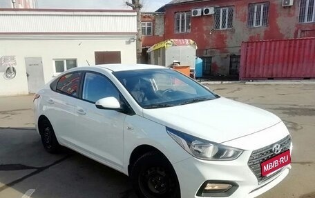 Hyundai Solaris II рестайлинг, 2019 год, 950 000 рублей, 1 фотография